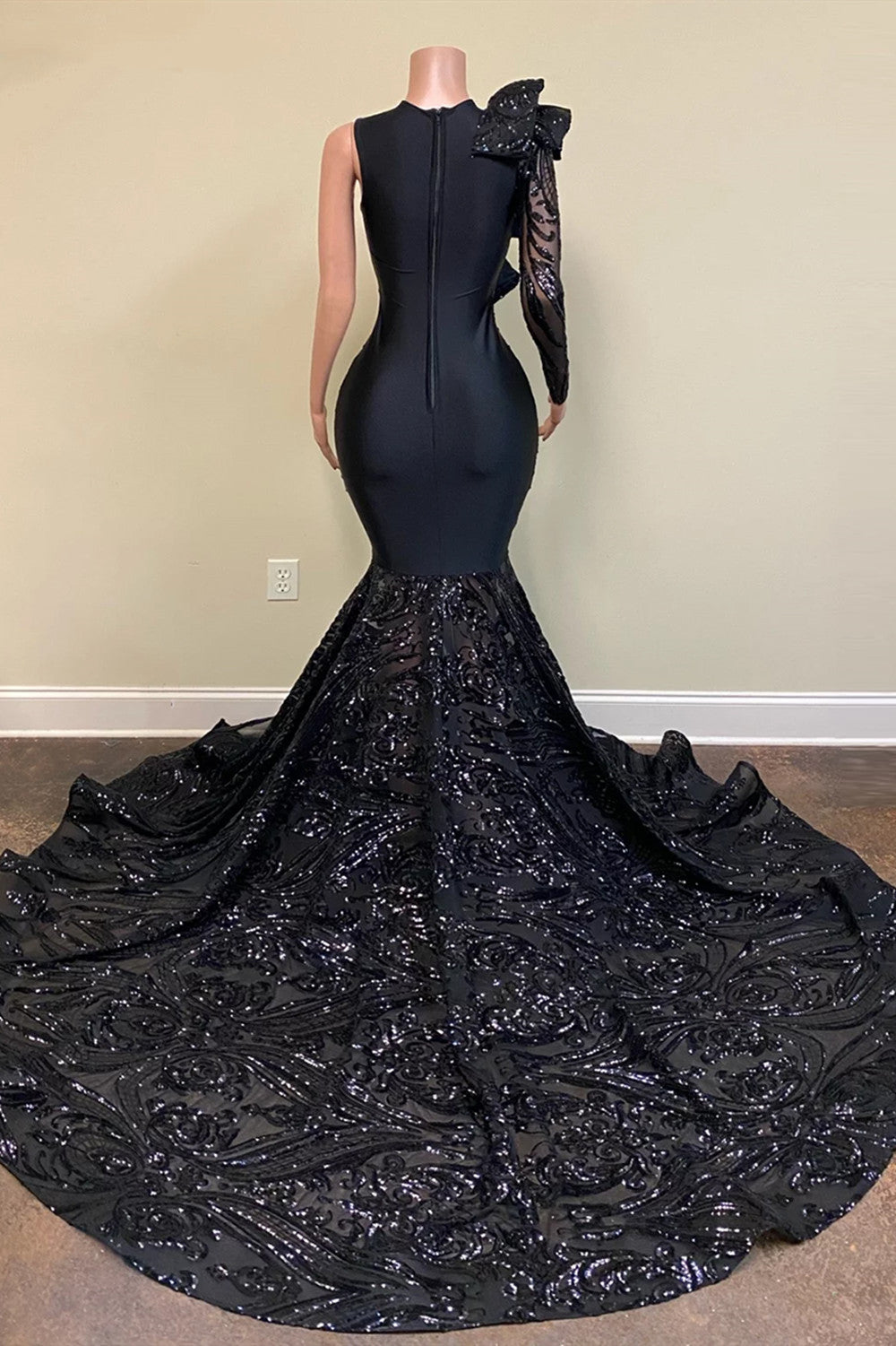 Chic Black Asymmetric Mermaid Long Formal Prom Dress