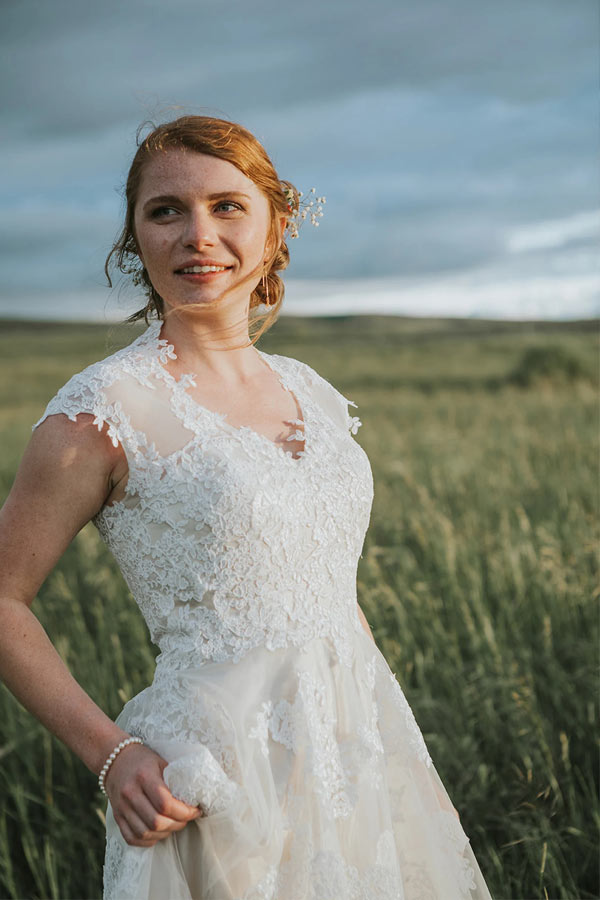 Elegant V Neck Cap Sleeve Lace Wedding Dress Tulle Bridal Gown WW271