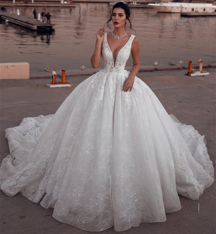 Glamorous Sleeveless V-Neck Wedding Dresses | Ball Gown Lace Sleeveless Bridal Gowns BC1995