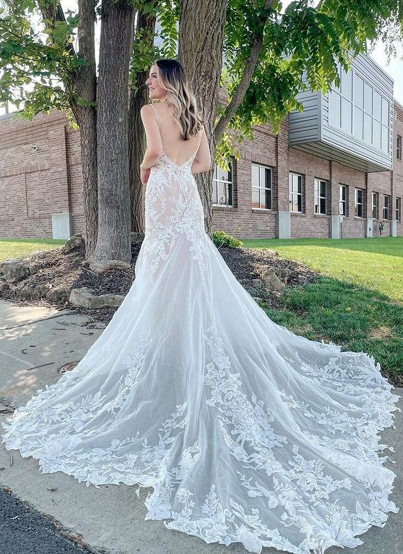 Mermaid Spaghetti Straps Lace Wedding Dress Backless Birdal Gown