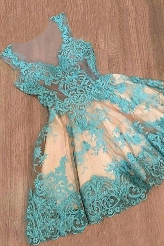 See-through Elegant Lace Short Homecoming Dress