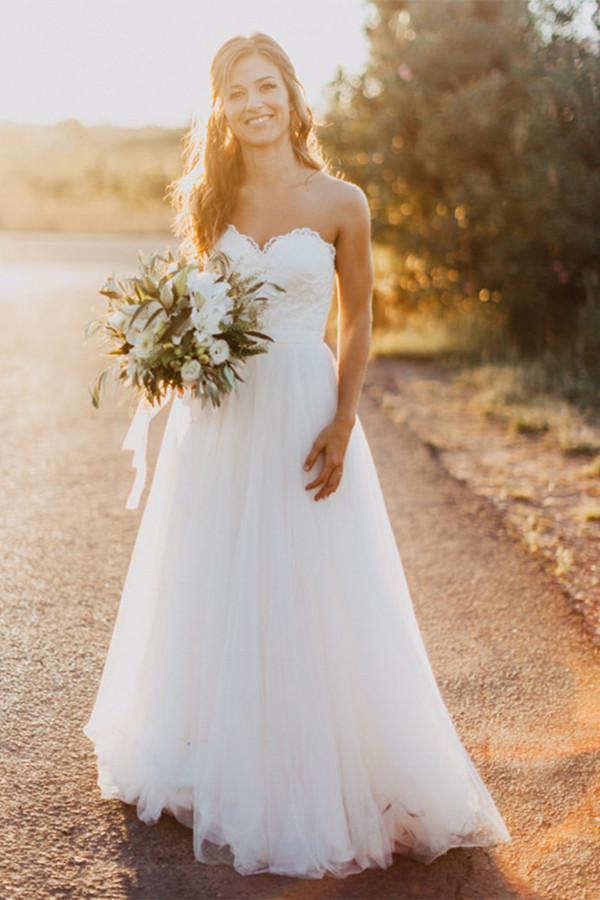Strapless Ivory Tulle Wedding Dress With Lace Appliques