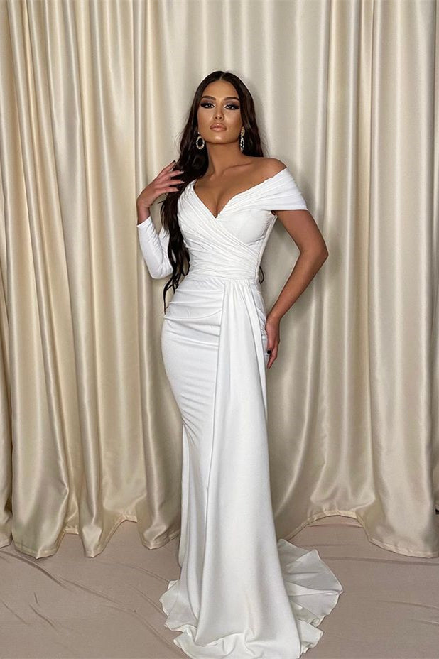 Stylish White Evening Dress Prom Dress Featuring One Shoulder or Off-the-Shoulder Design with Pleated Detail